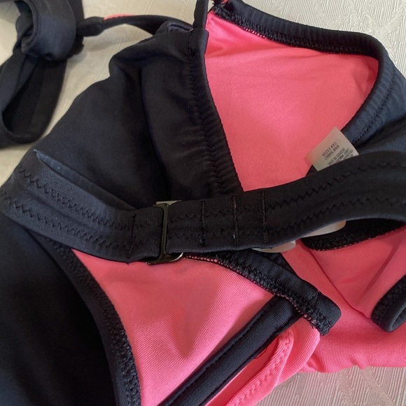 Victoria Secrets PINK women’s Large 2pc Black & Pink Halter Mesh swimsuit - Picture 5 of 6